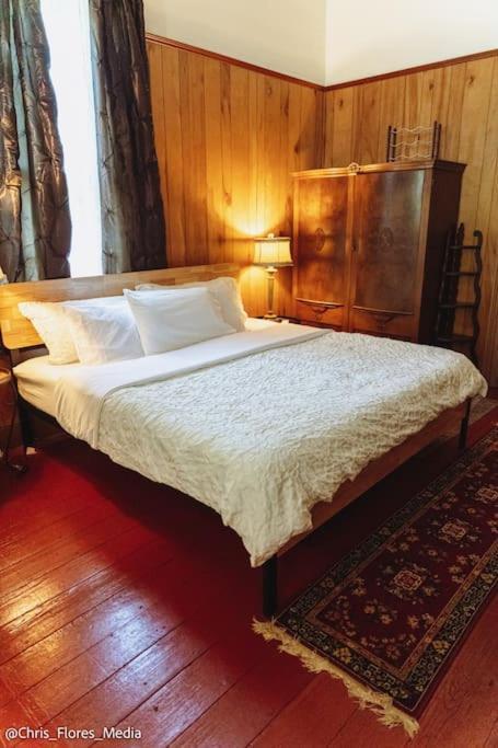 The Private Apartment
